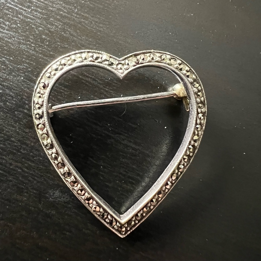925 Sterling Silver Vintage Real Marcasite Gemstone Open Heart Pin Brooch
